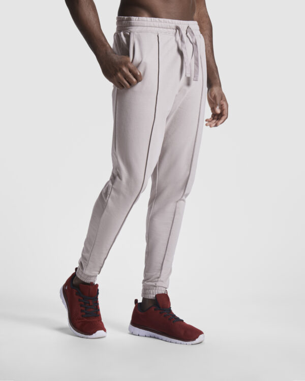 LEVI - Image 2